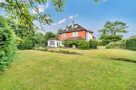 6 bedroom detached house for sale