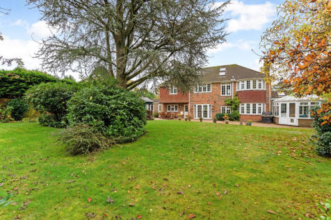 5 bedroom detached house for sale