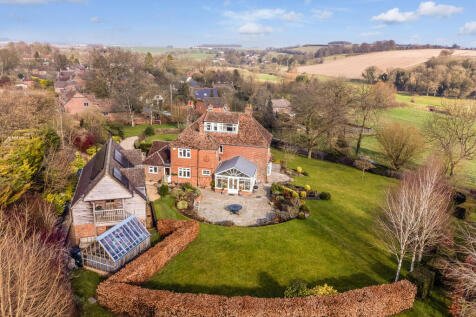 5 bedroom detached house for sale