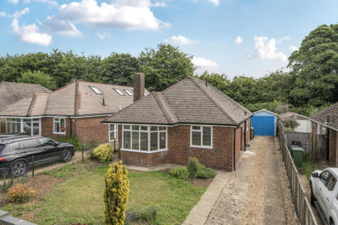 2 bedroom detached bungalow for sale