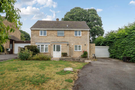 4 bedroom link detached house for sale