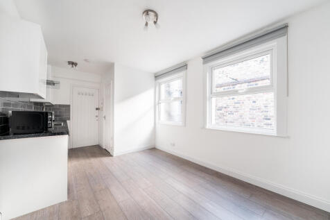 Studio flat for sale