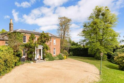 6 bedroom detached house for sale