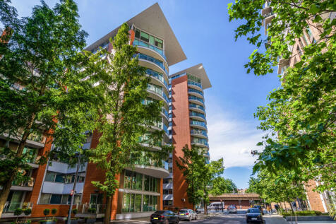 3 bedroom flat for sale