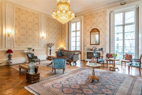 4 bedroom flat for sale