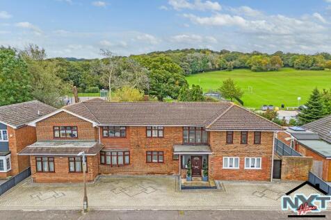 8 bedroom detached house for sale