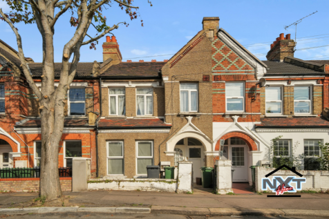 1 bedroom ground floor flat for sale