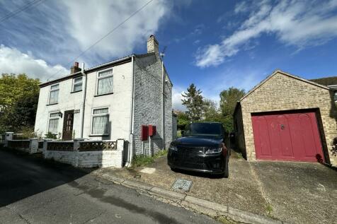 2 bedroom cottage for sale