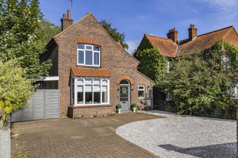 Cambridge Road, Ely, Cambridgeshire 3 bed detached house for sale