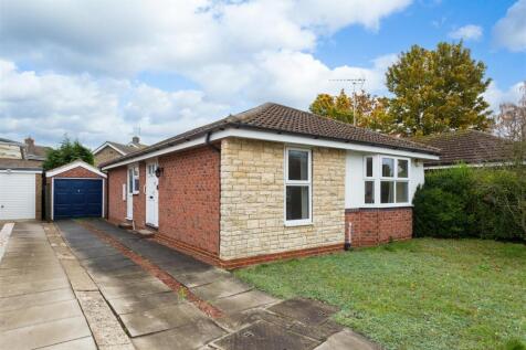 St. Johns Road, Stamford Bridge, York 3 bed detached bungalow for sale