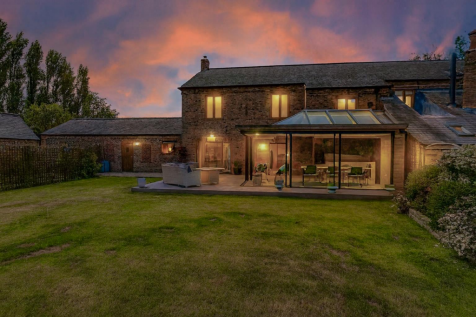 Main Street, Thorganby, York 4 bed semi