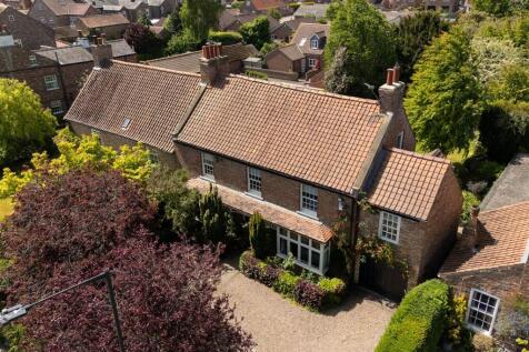 Strensall Road, Huntington, York 6 bed semi