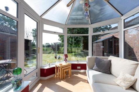 Halifax Close, Full Sutton, York 3 bed detached house for sale
