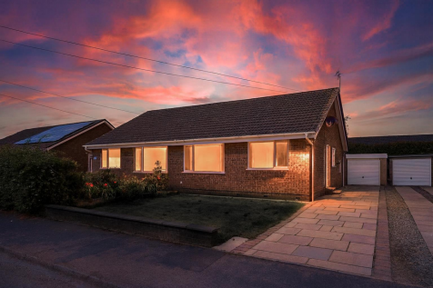 2 bedroom semi-detached bungalow for sale