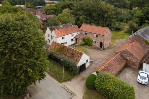Burnby 5 bed detached house for sale