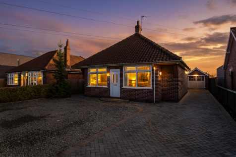 Stockton Lane, York 2 bed detached bungalow for sale