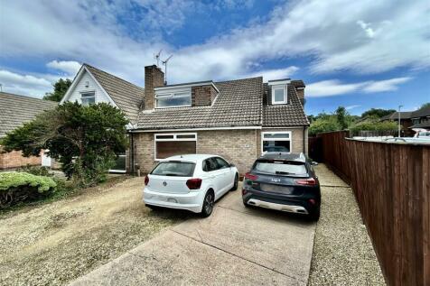 5 bedroom semi-detached house for sale