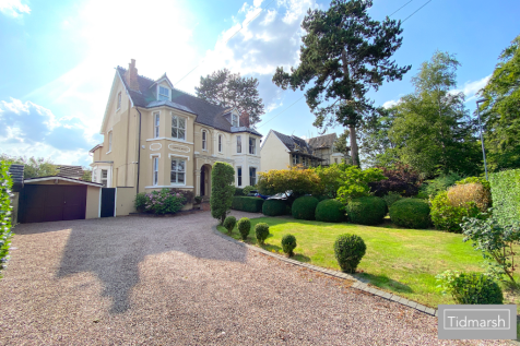 5 bedroom semi-detached house for sale