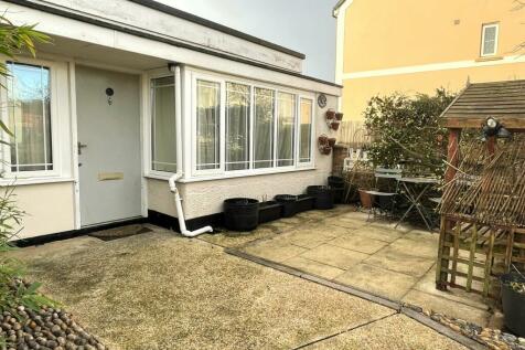 1 bedroom semi-detached bungalow for sale