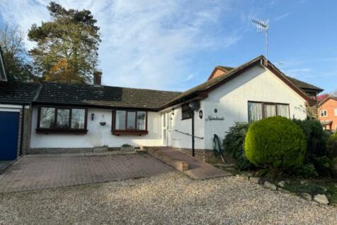 4 bedroom detached bungalow for sale