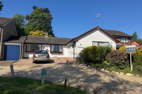 The Meadows, Lyndhurst, Hampshire, SO43 4 bed detached bungalow for sale