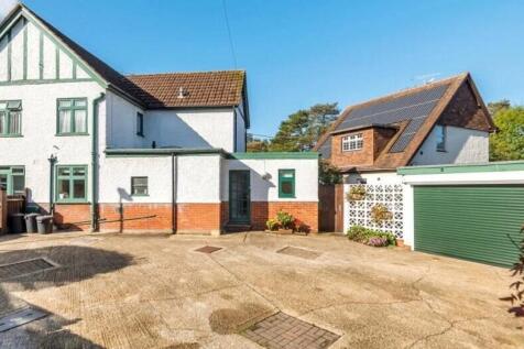 33 New Road, Hythe, Southampton... 4 bed detached house for sale