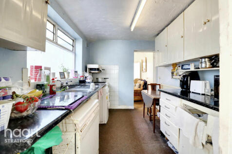 Blenheim Road, Stratford 2 bed terraced house for sale