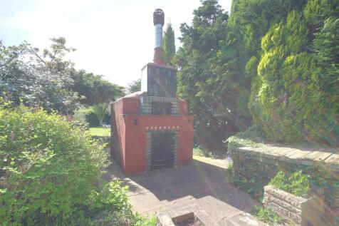 2 bedroom semi-detached bungalow for sale