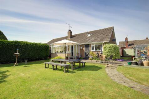 2 bedroom semi-detached bungalow for sale