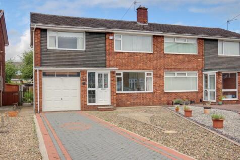 4 bedroom semi-detached house for sale