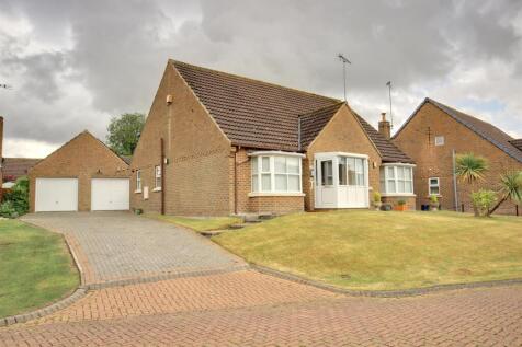 South Wold, Little Weighton, Cottingham 3 bed detached bungalow for sale
