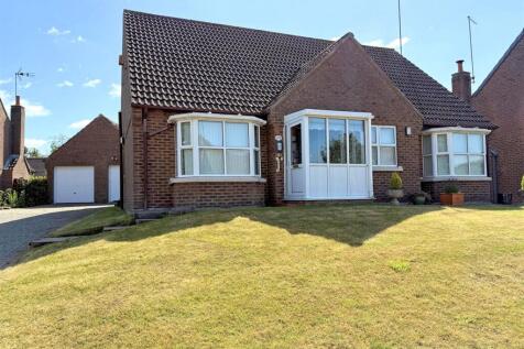 South Wold, Little Weighton, Cottingham 3 bed detached bungalow for sale