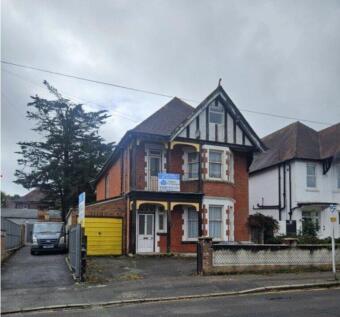 6 bedroom house for sale