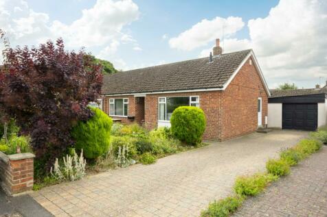 3 bedroom semi-detached bungalow for sale