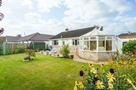 2 bedroom detached bungalow for sale