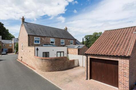 4 bedroom semi-detached house for sale