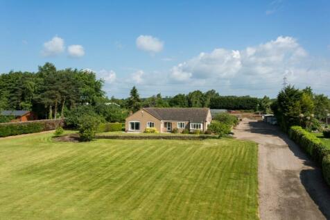 Hirst Road, Carlton 3 bed detached bungalow for sale