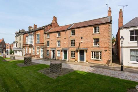 Churchside, Howden 4 bed terraced house for sale