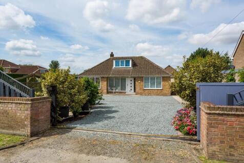 York Road, Cliffe 3 bed detached bungalow for sale