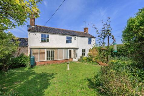Mill Road, Norwich NR14 5 bed farm house for sale