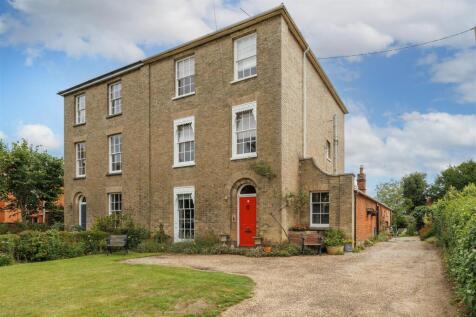 4 bedroom semi-detached house for sale