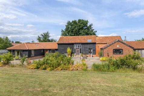 Wissett Road, Halesworth IP19 4 bed barn conversion for sale
