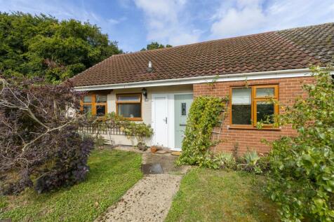 2 bedroom semi-detached bungalow for sale