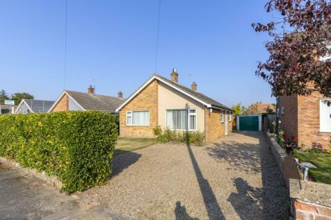 2 bedroom detached bungalow for sale