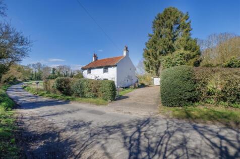 Halesworth IP19 3 bed detached house for sale