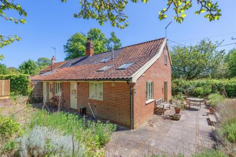 Blackheath Road, Halesworth IP19 2 bed end of terrace house for sale