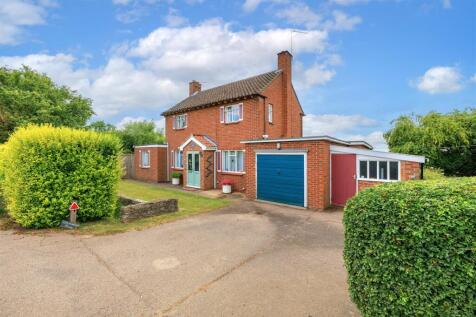 Halesworth Road, Beccles NR34 4 bed house for sale