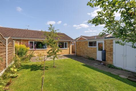 Babington Drive, Halesworth IP19 2 bed semi