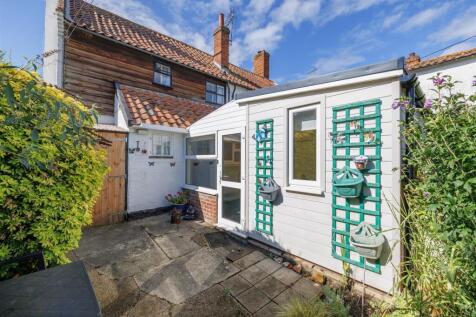 London Road, Halesworth IP19 1 bed end of terrace house for sale