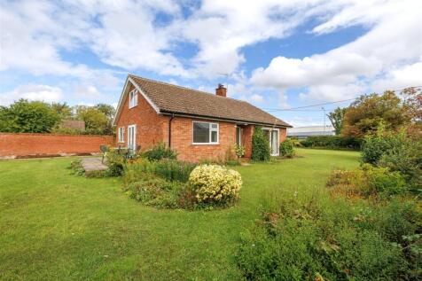 Norwich Road, Halesworth IP19 3 bed chalet for sale